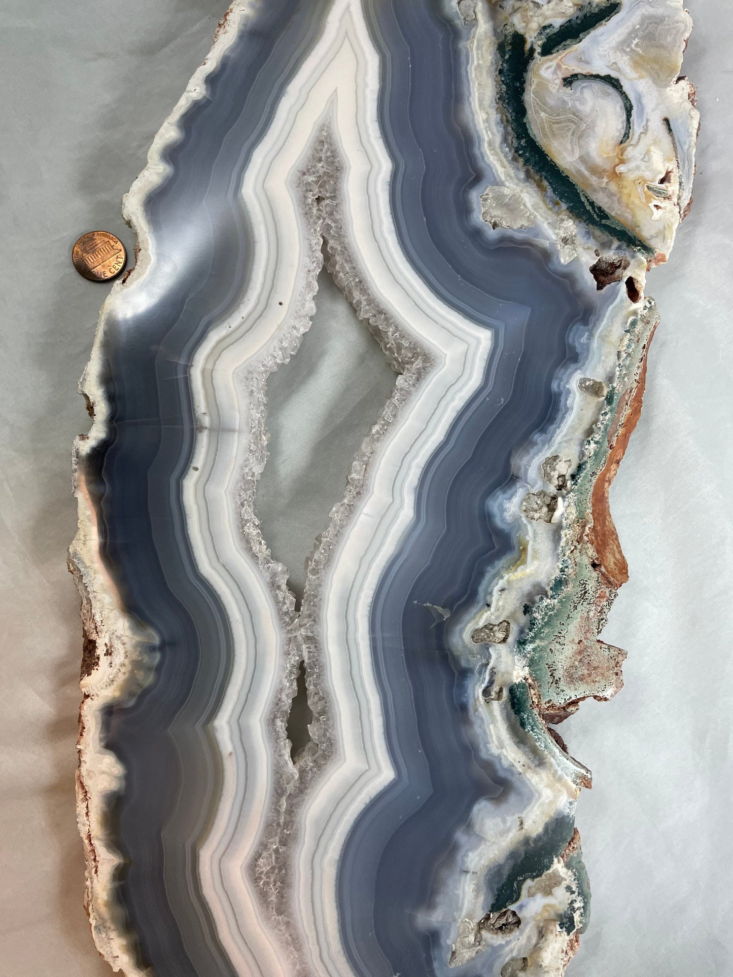 Gorgeous Agate with Quartz!